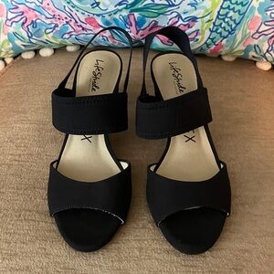 Life Stride Fiona Navy Sandals